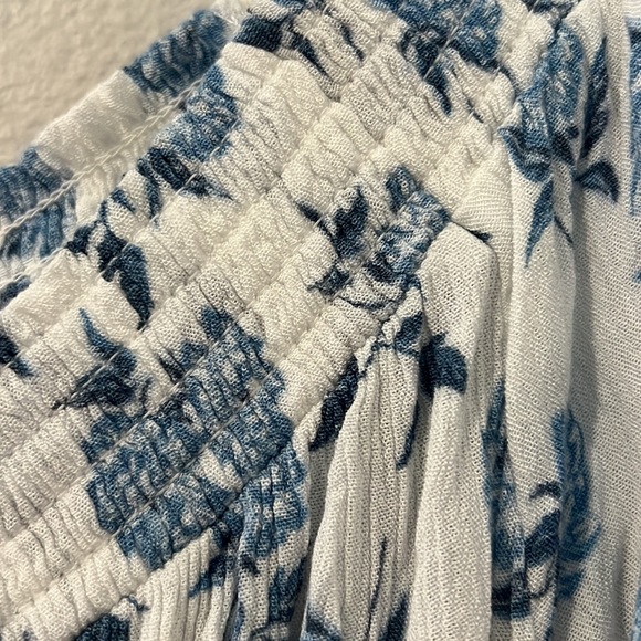 Vanilla Star Floral Crop Top - Picture 4 of 7